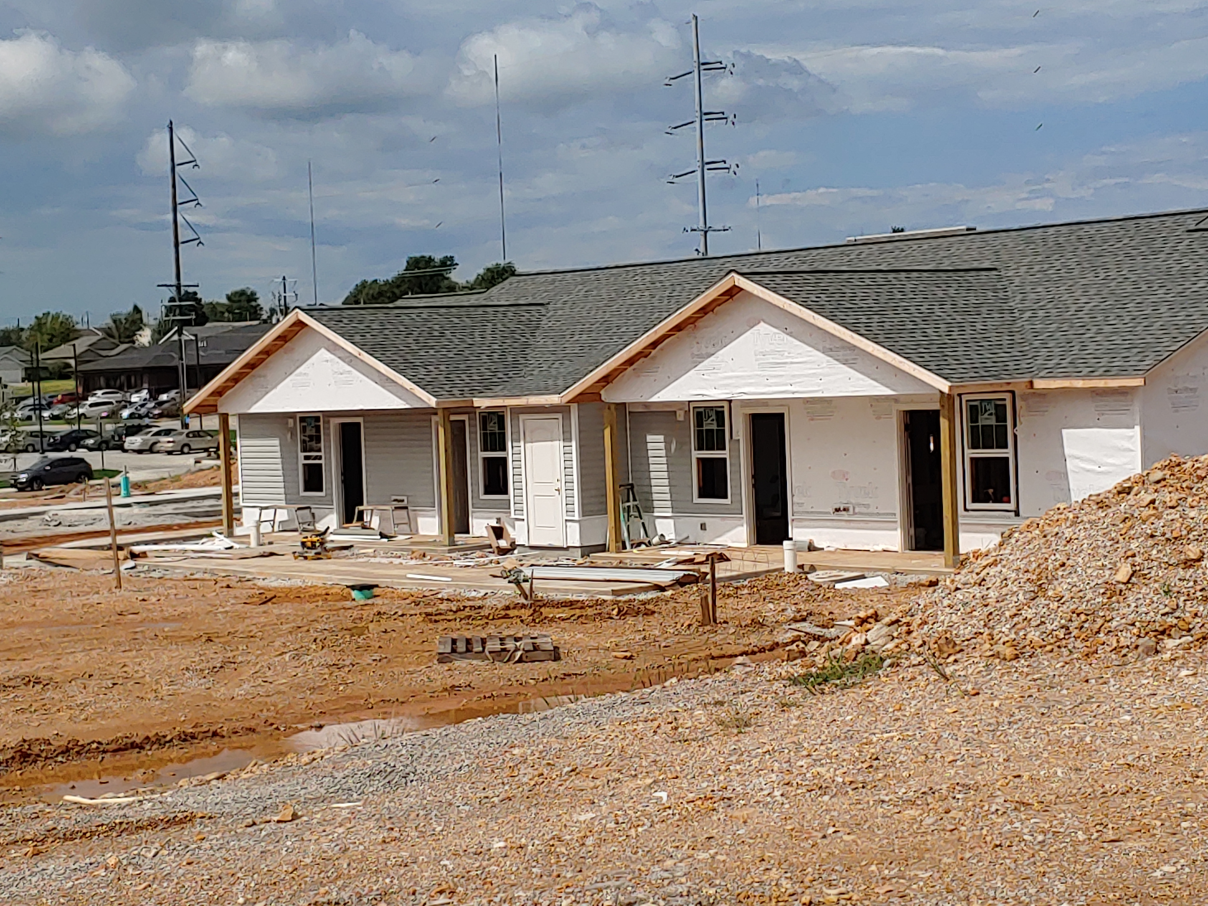 Joplin Bungalow's Has Roofs and Siding! 9.25.2019